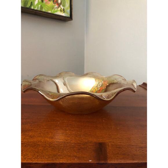 Vintage 1940's Golden Carnival Glass Ruffled Edge Bowl in the Daffodil Pattern - Picture 2 of 6